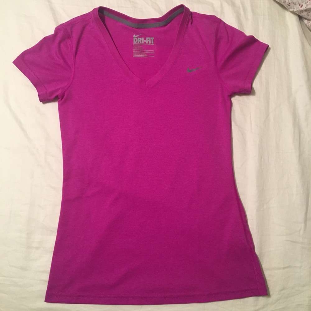 Nike drifit shirt pink